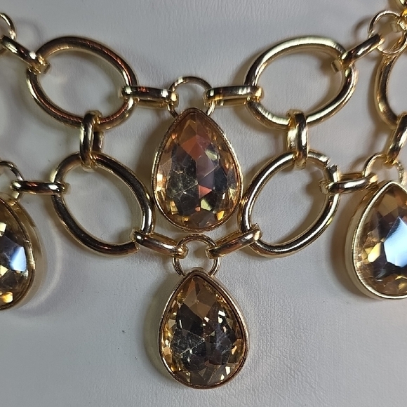 Paparazzi Gold Teardrop Necklace - Picture 4 of 7